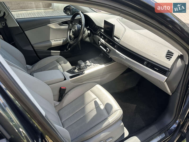 Седан Audi A4 2018 в Хмельницком