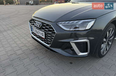 Седан Audi A4 2021 в 