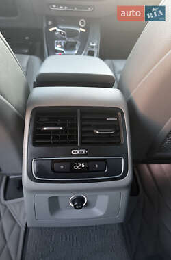 Седан Audi A4 2017 в 