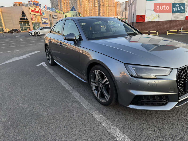 Седан Audi A4 2018 в Киеве