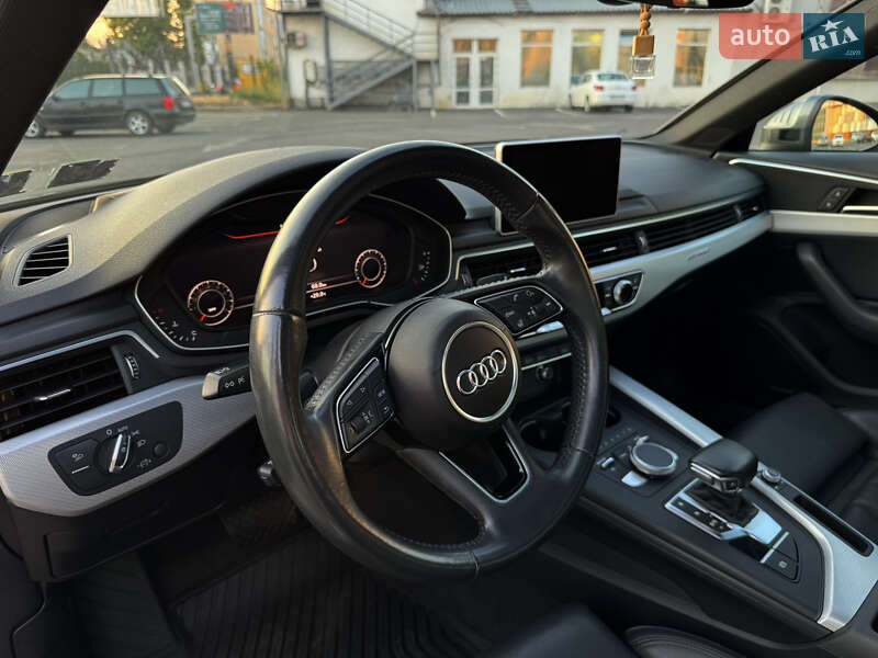 Седан Audi A4 2018 в Киеве