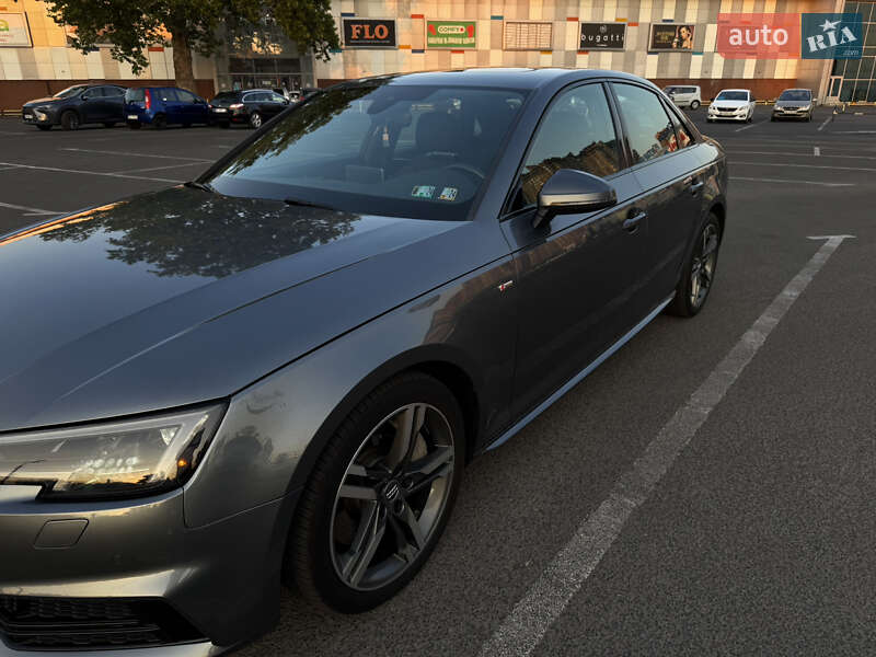 Седан Audi A4 2018 в Киеве