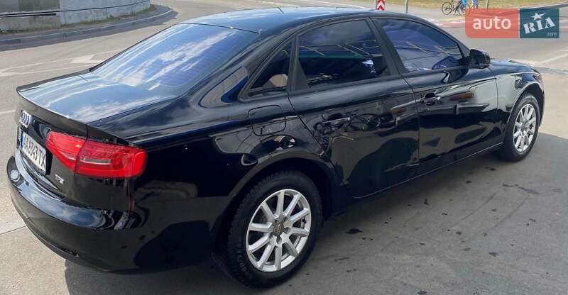 Седан Audi A4 2012 в Киеве