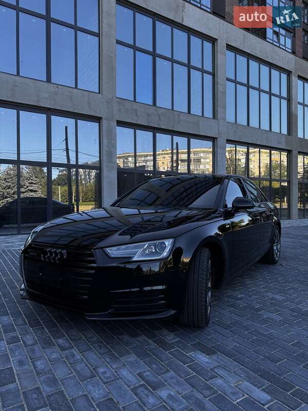 Седан Audi A4 2016 в 