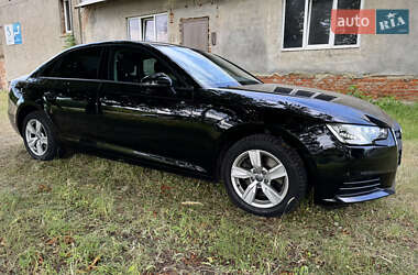 Седан Audi A4 2018 в 