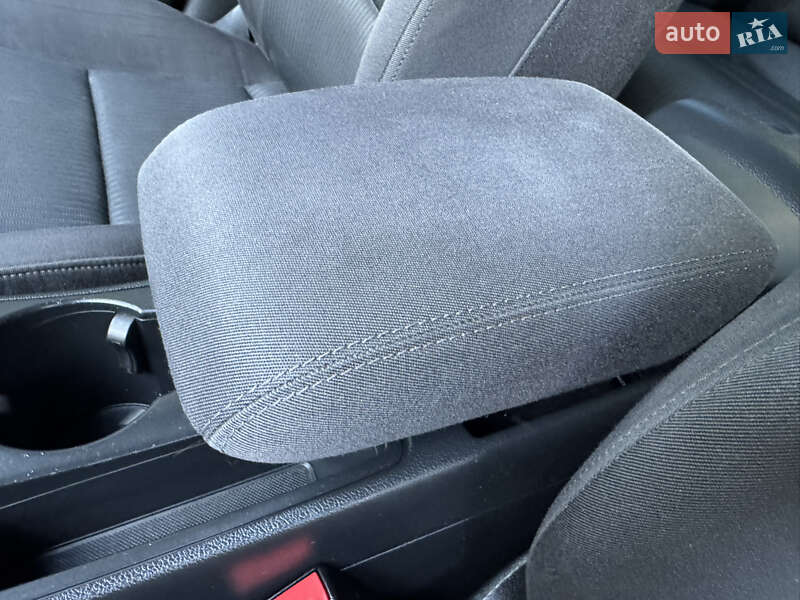 Седан Audi A4 2010 в Луцке