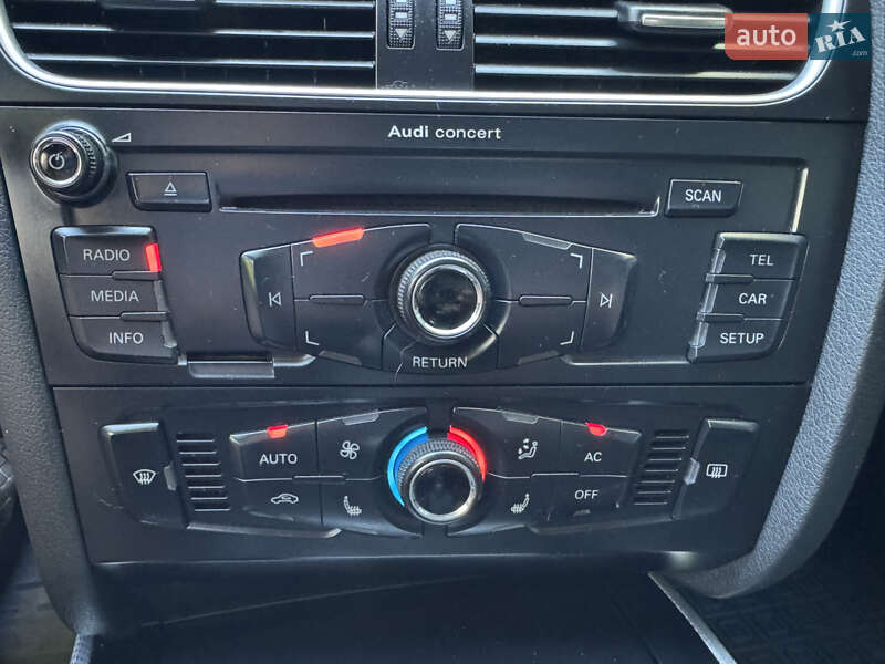Седан Audi A4 2010 в Луцке