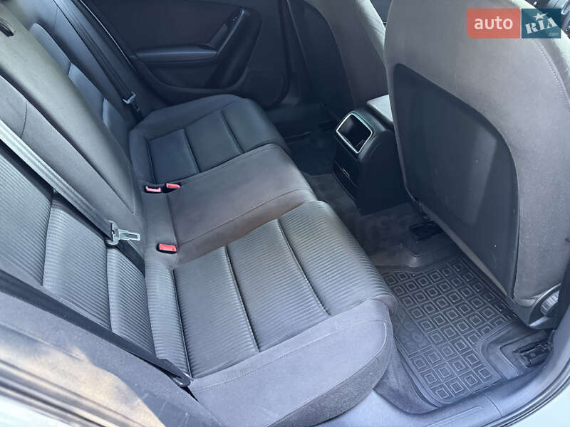 Седан Audi A4 2010 в Луцке