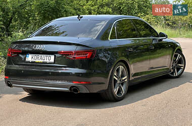 Седан Audi A4 2018 в 