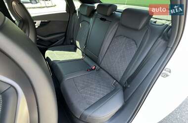 Седан Audi A4 2023 в 