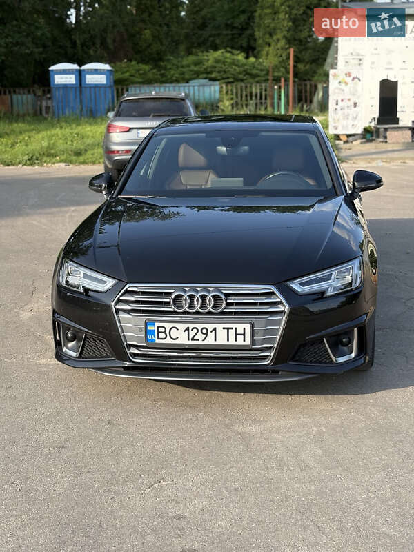 Седан Audi A4 2019 в Львові