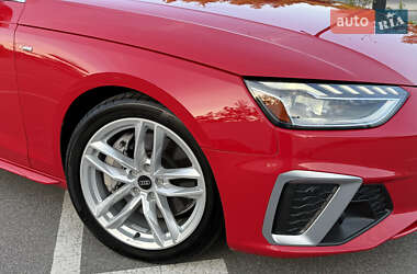 Седан Audi A4 2023 в 