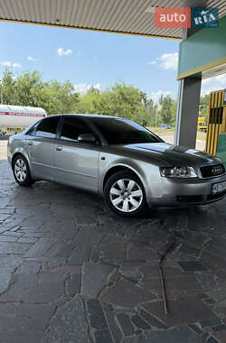 Седан Audi A4 2004 в Дніпрі