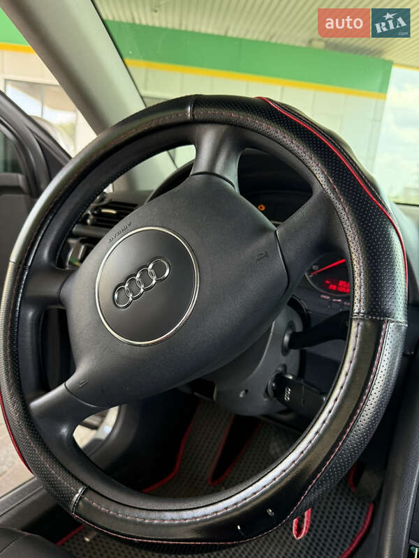 Седан Audi A4 2004 в Днепре