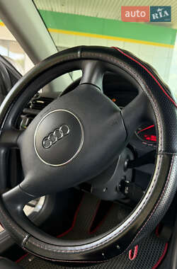 Седан Audi A4 2004 в 