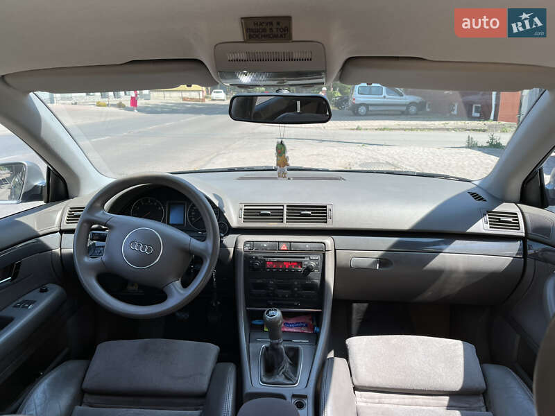 Седан Audi A4 2001 в Коломые