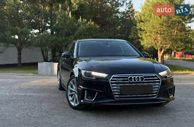 Седан Audi A4 2017 в Киеве