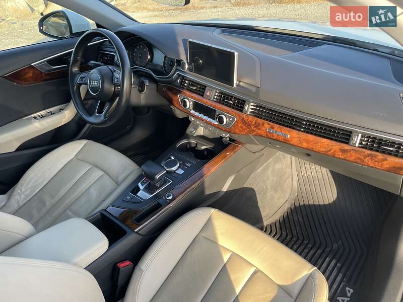 Седан Audi A4 2016 в Кременчуге