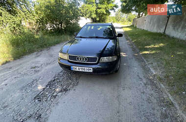 Универсал Audi A4 1998 в Владимирце