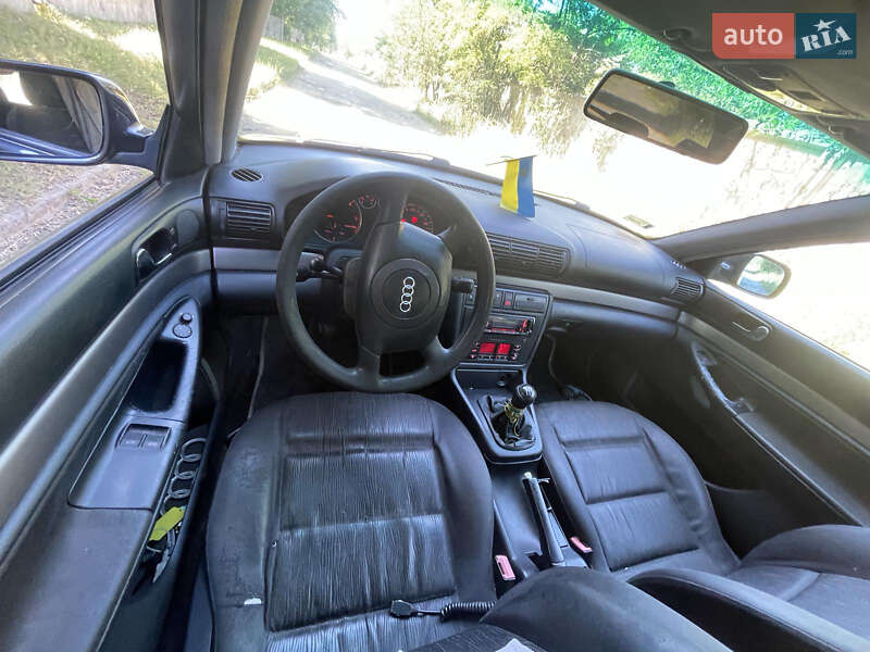 Универсал Audi A4 1998 в Владимирце