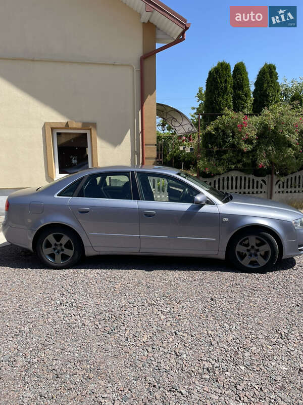 Седан Audi A4 2004 в Стрию