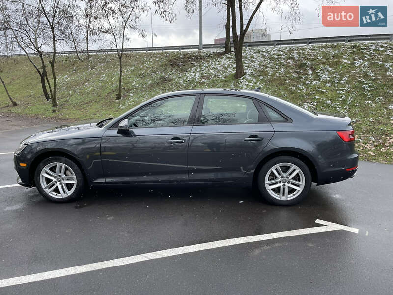 Седан Audi A4 2016 в Киеве