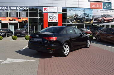 Седан Audi A4 2017 в 