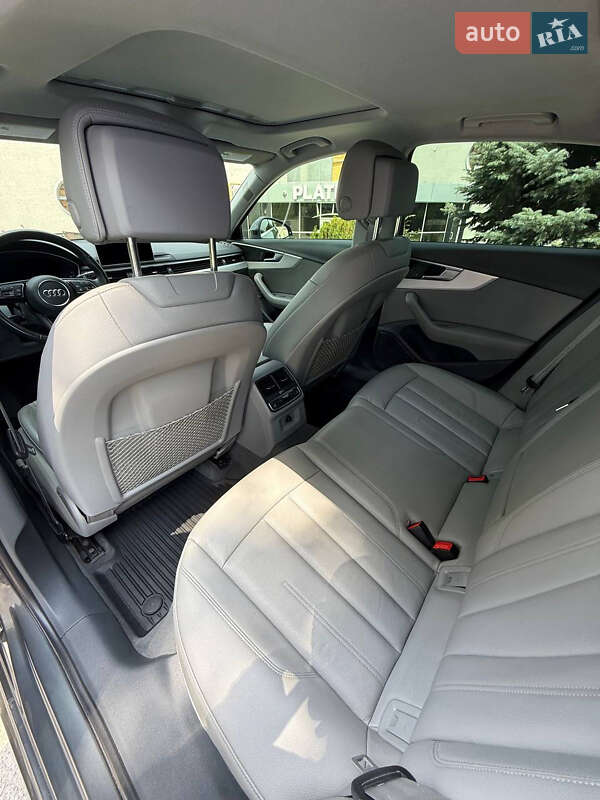 Седан Audi A4 2016 в Запоріжжі