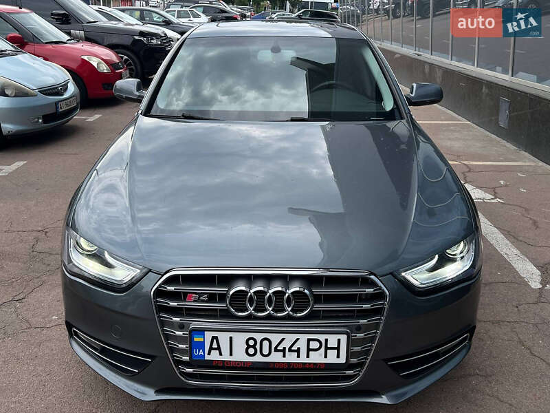 Седан Audi A4 2014 в Києві