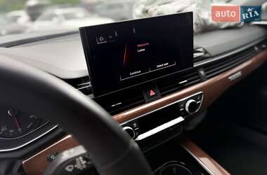 Седан Audi A4 2021 в 