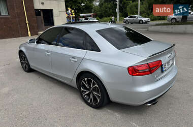Седан Audi A4 2012 в 