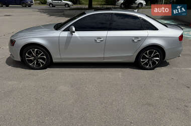 Седан Audi A4 2012 в 