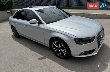 Седан Audi A4 2012 в 