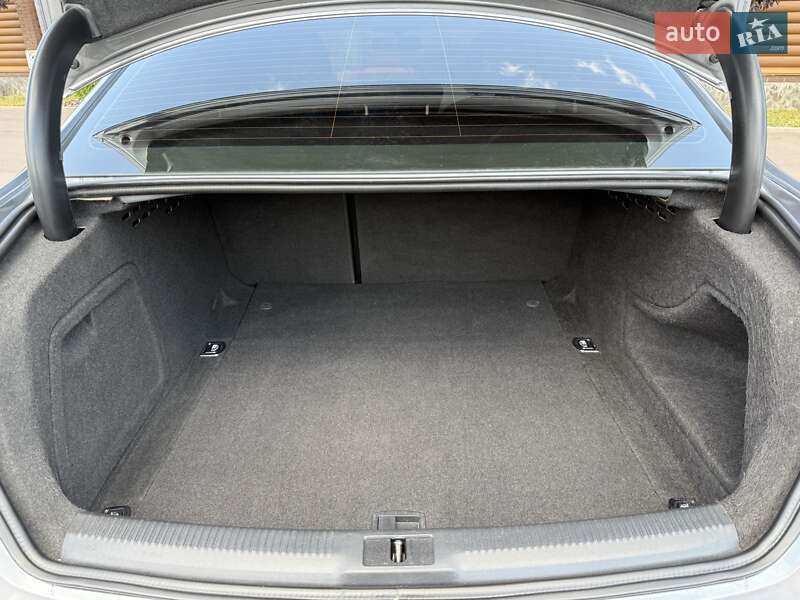 Седан Audi A4 2015 в Києві