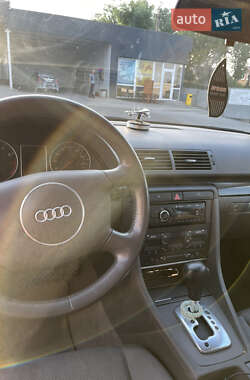 Седан Audi A4 2000 в 