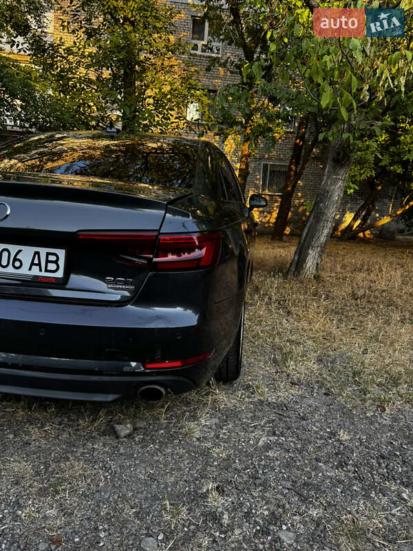 Седан Audi A4 2017 в Николаеве