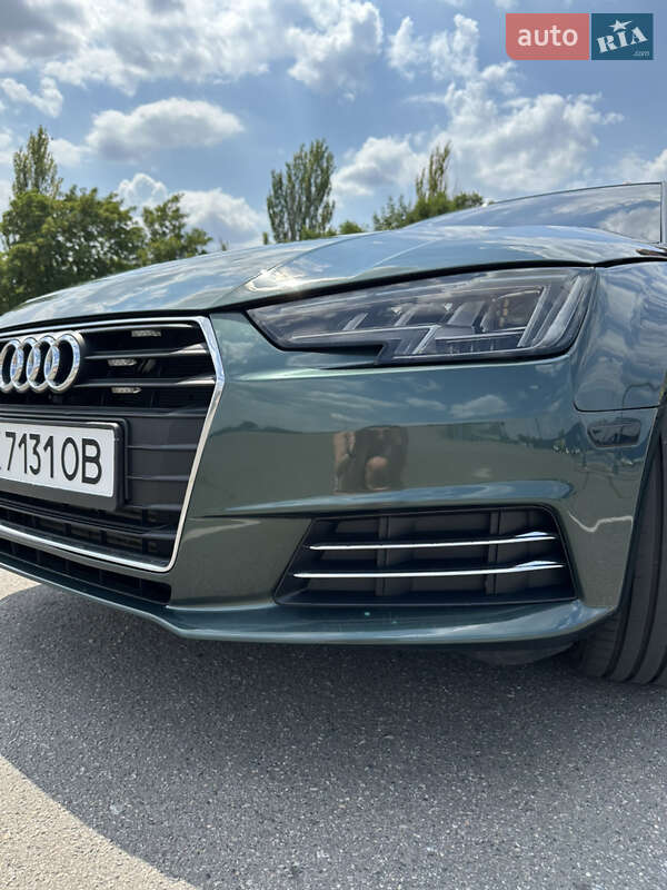 Седан Audi A4 2016 в Днепре