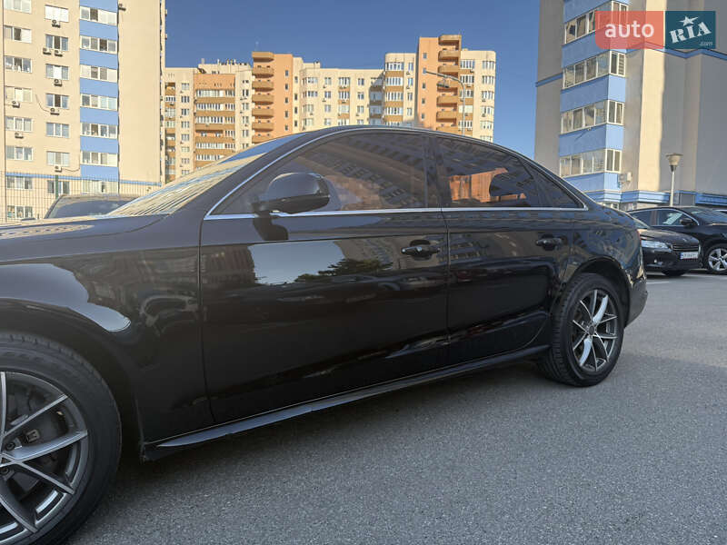 Седан Audi A4 2014 в Киеве