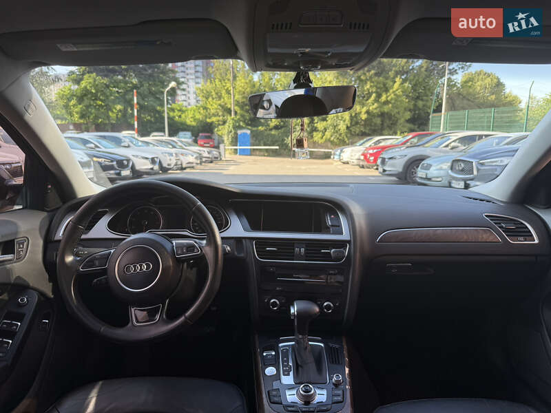 Седан Audi A4 2014 в Киеве