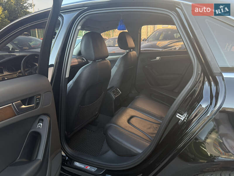 Седан Audi A4 2014 в Киеве