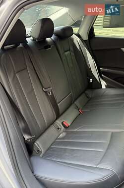 Седан Audi A4 2016 в 