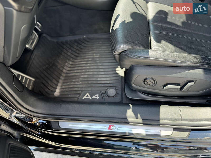 Седан Audi A4 2017 в Львове