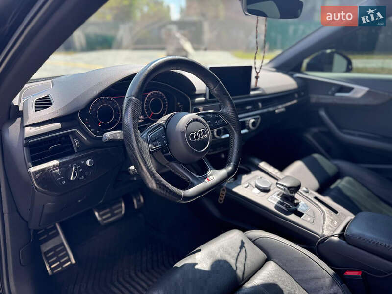 Седан Audi A4 2017 в Львове
