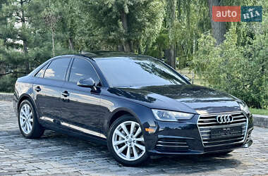 Седан Audi A4 2016 в 