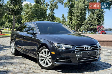 Седан Audi A4 2016 в 