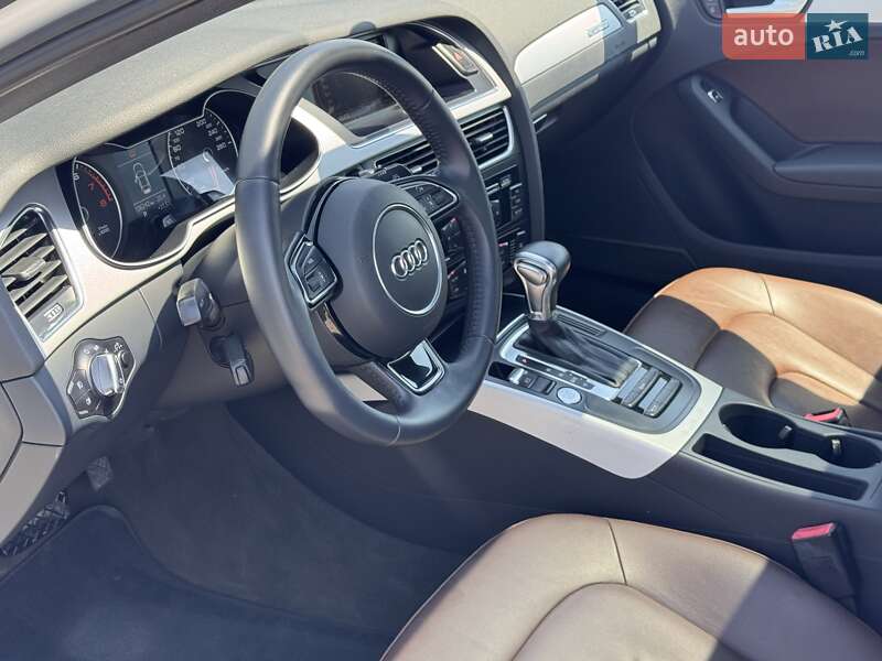 Седан Audi A4 2015 в Запоріжжі