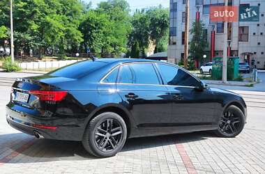 Седан Audi A4 2015 в Запоріжжі