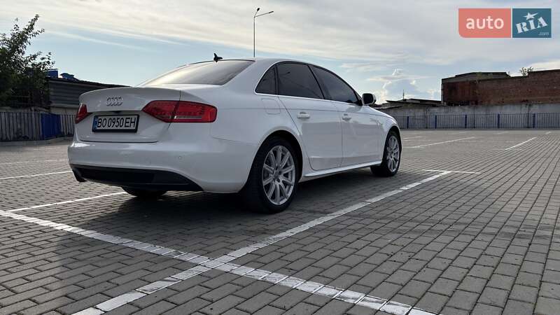 Седан Audi A4 2012 в Тернополе
