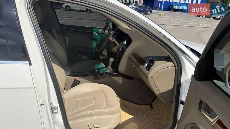 Седан Audi A4 2012 в Тернополе