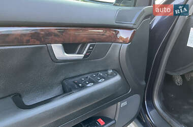 Седан Audi A4 2001 в 
